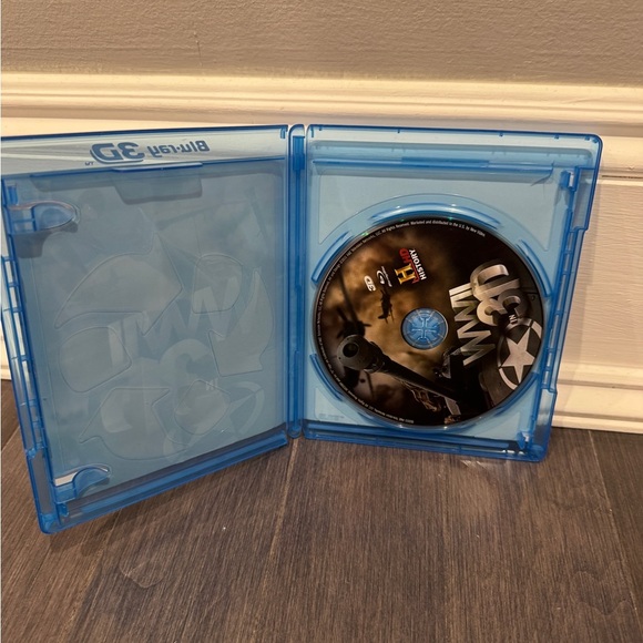 WWII in 3D Blu-ray Disc - Blue Case Movie DVD - Picture 3 of 3